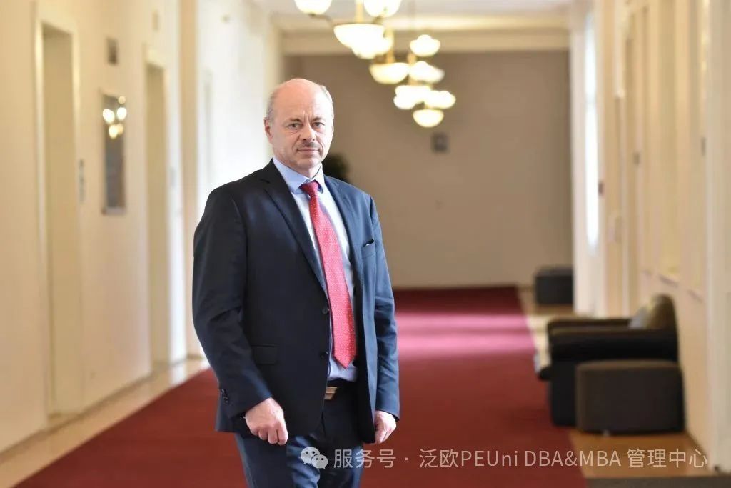 校长专访｜捷克首家获得国家认证局机构认证的私立大学：含金量究竟几何？