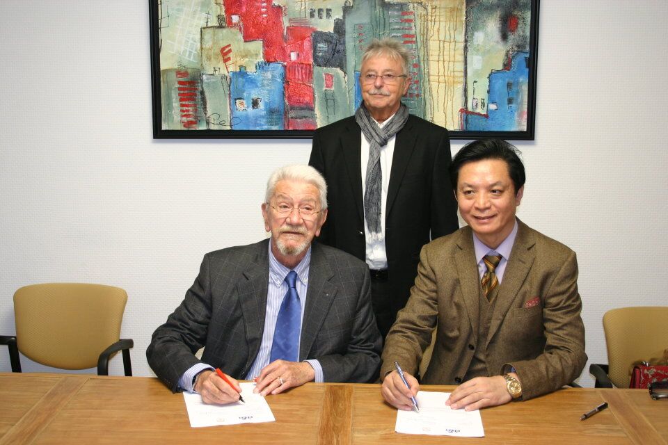 Signing Cooperation